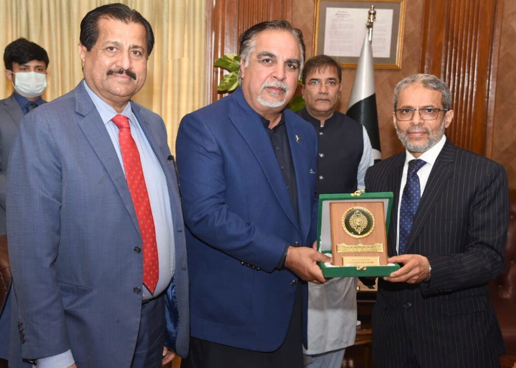 السفير العشبي يبحث مع حاكم اقليم السند الباكستاني تعزيز العلاقات الثنائية