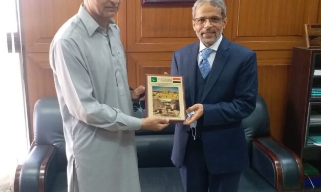السفير العشبي يلتقي رئيس المفوضية الطبية الباكستانية