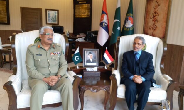 السفير يزور جامعة الدفاع الوطني الباكستانية في إسلام أباد ويلتقي رئيسها